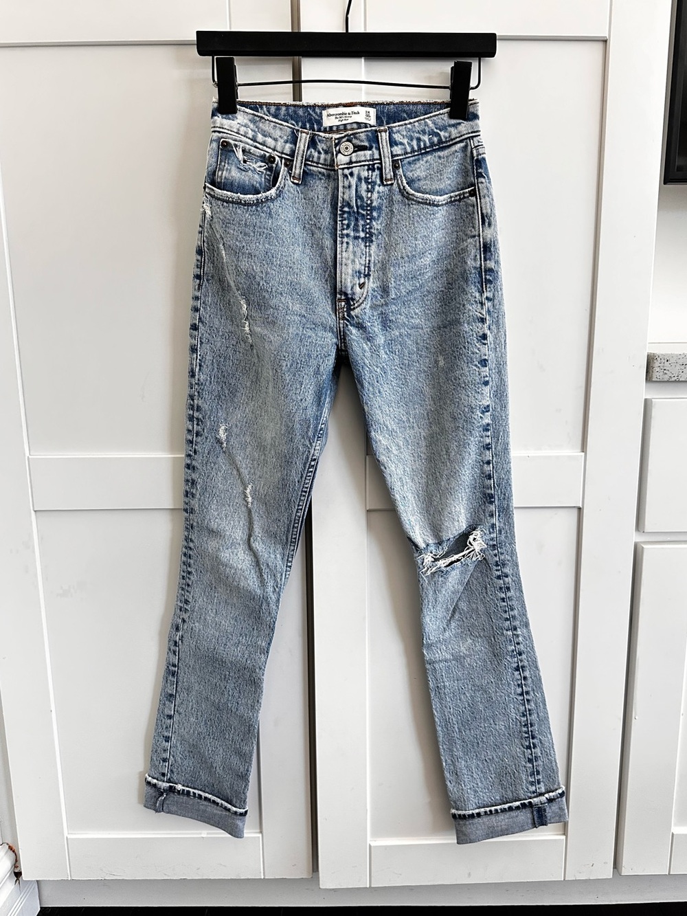 Abercrombie & Fitch The ‘90s Skinny High Rise Jeans – Style Distressed Denim